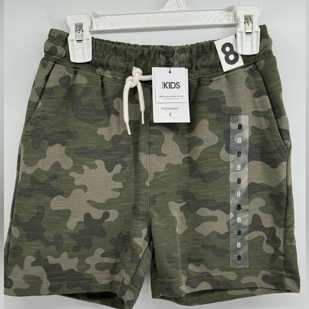 NWT Cotton On Kids camo shorts. Size 8